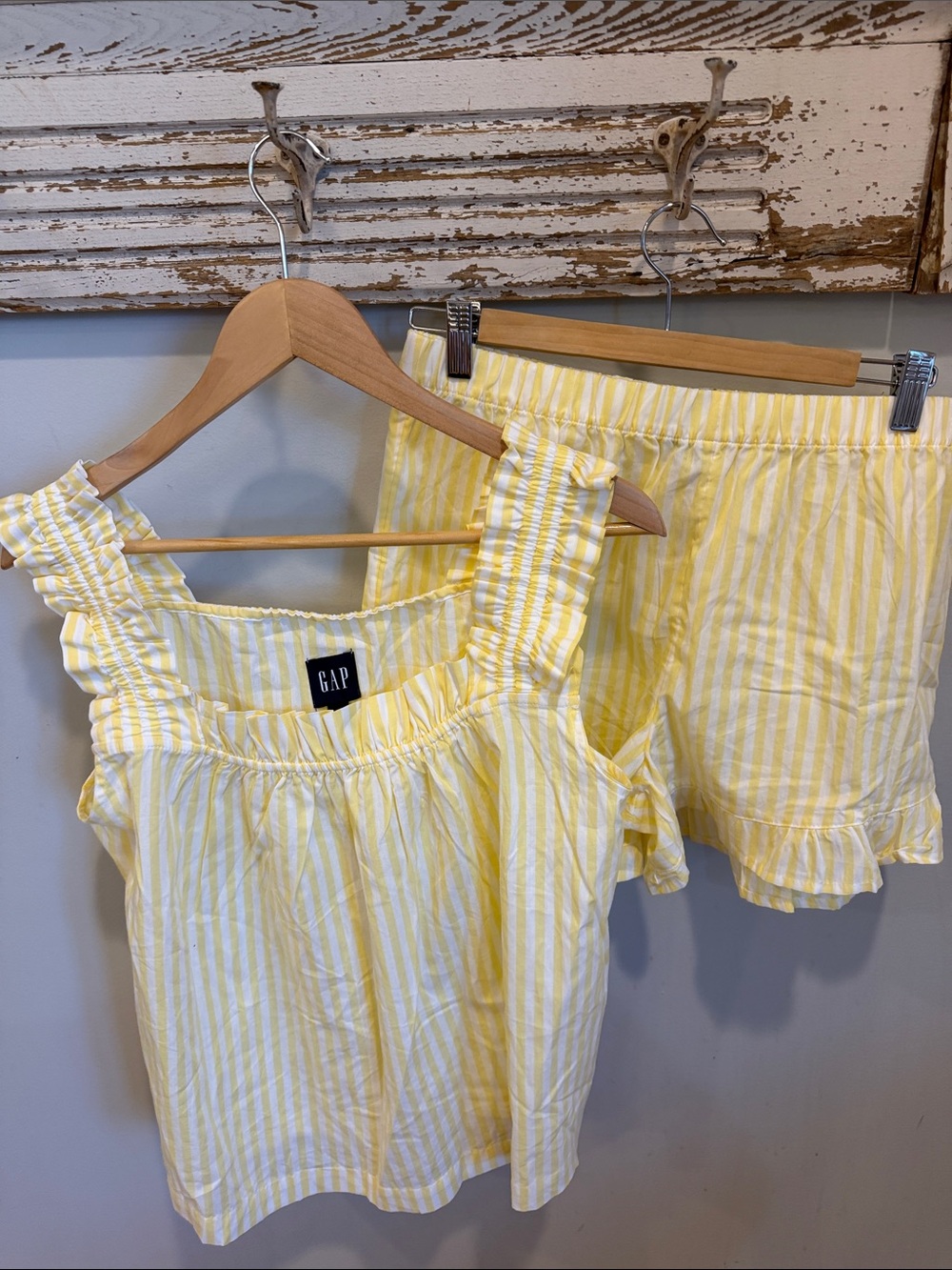 Gap Ruffle Poplin Yellow Gingham Ruffle Pajama Set Size Medium - Picture 2 of 9